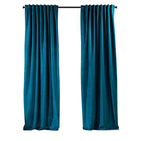 Cortina de terciopelo azul laguna con caída elegante