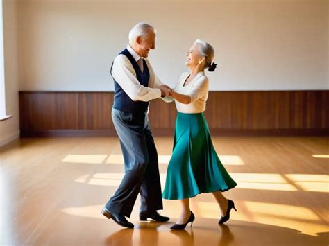Adultos mayores bailando danza folclórica con trajes tradicionales en un escenario