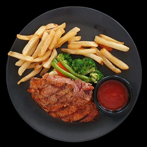 foto de plato de comida colorido y apetitoso para adultos mayores