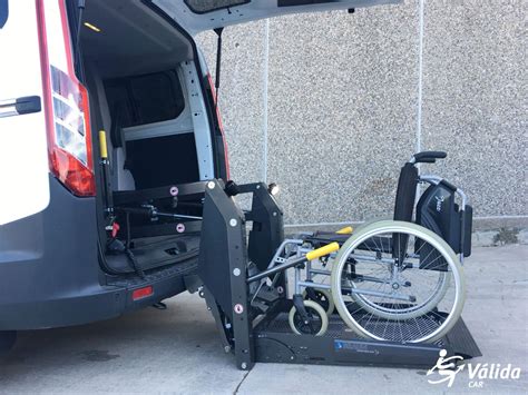 Esquema de un vehículo familiar adaptado para silla de ruedas