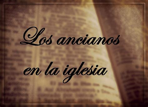 Anciano de iglesia enseñando y cuidando a su congregación