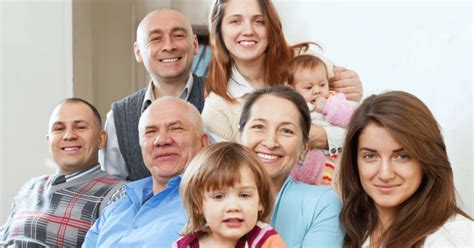Infografía sobre estadísticas de hogares multigeneracionales