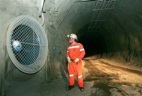 fotografía de un pocillo de ventilación de mina