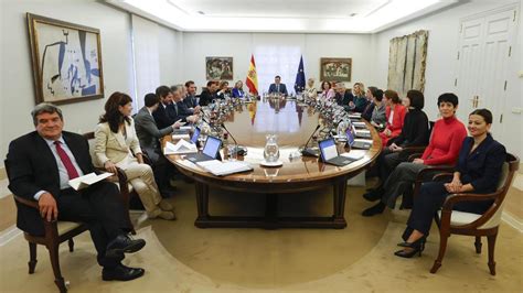 Foto de ministros en una reunión de coordinación interministerial