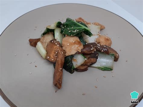 Plato con Pak Choi salteado