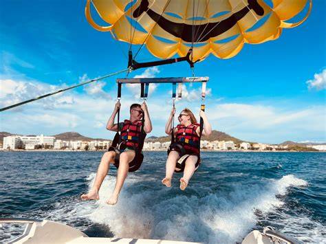 Infografía sobre parasailing en tándem: descripción de seguridad y protocolo