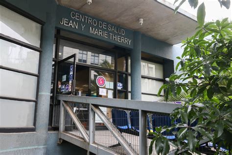 Foto exterior del CESFAM Jean y Marie Thierry en Valparaíso