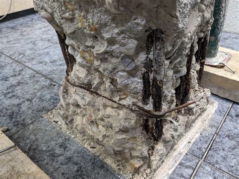 Imagen de corrosión en armadura de hormigón