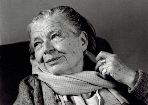 Foto de la infancia de Marguerite Yourcenar con su padre