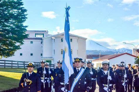 Fotografía del acto de conmemoración del aniversario de la Armada Argentina en Ushuaia