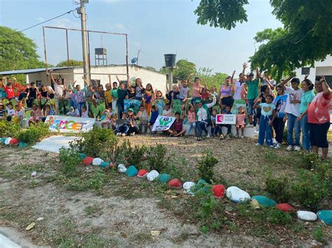 Foto: Mujeres liderando iniciativas comunitarias para la independencia económica