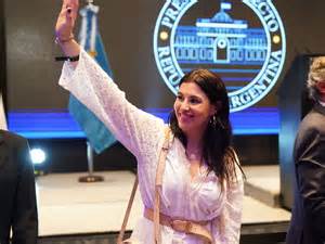 Foto de la diputada Marcela Sabat interviniendo en el Congreso