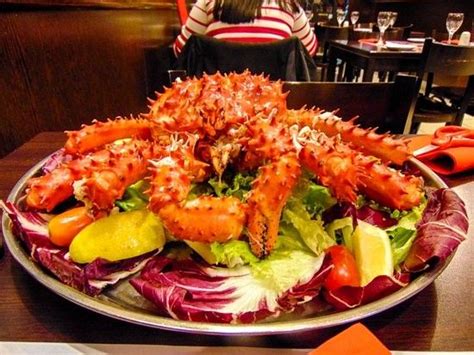 Foto de un plato de centolla fueguina, una especialidad gastronómica de Ushuaia
