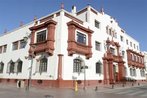 fotografía del edificio del CSC La Serena, antiguas dependencias del Hotel Pucará