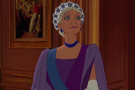 Ilustración de la Emperatriz Marie Fiodorovna de Anastasia, elegante y con un porte majestuoso