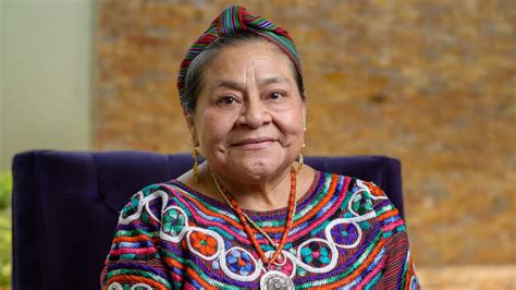 Fachada de la Escuela Especial Rigoberta Menchú