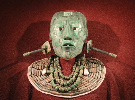 Recreación artística o hallazgo arqueológico de K'inich Janaab Pakal