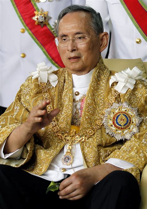 Foto oficial del Rey Bhumibol Adulyadej de Tailandia