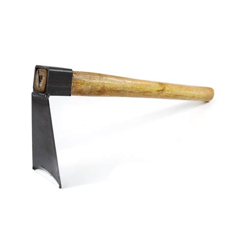 Fotografía de un azadón ibérico de hierro encontrado en La Escuera, San Fulgencio.