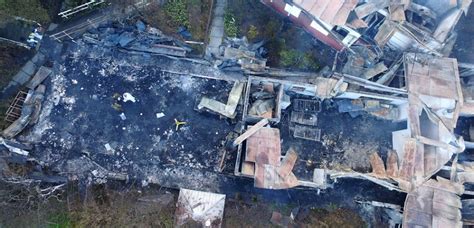 Vista aérea del Hogar Santa Marta de Chiguayante destruido por el incendio