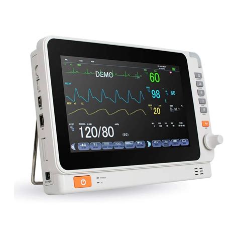 Fotografía: equipo médico portátil (monitor de signos vitales, bomba de infusión) en un ambiente hogareño