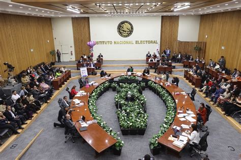 Esquema o infografía del circuito de atención y evaluación en tribunales de familia y programas Sename