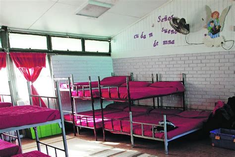 El Centro Galvarino, donde murió Lissette, con una nota sobre su capacidad para 70 menores y un sobrecupo de más del 50%.