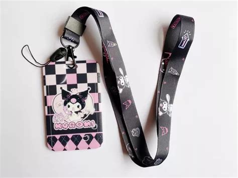 Ilustración de una credencial Kuromi con lanyard, destacando su diseño kawaii y textura 3D.