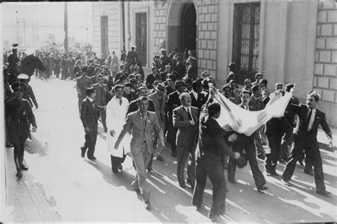 Foto histórica: Estudiantes en la toma de la Universidad Nacional de Córdoba, 1918