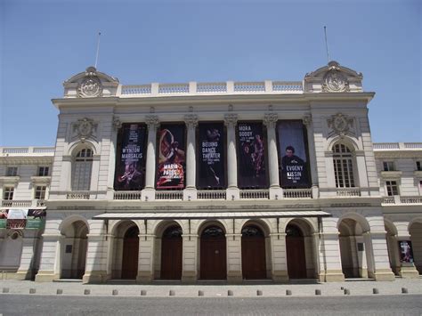 Teatro Municipal de Santiago para personas mayores