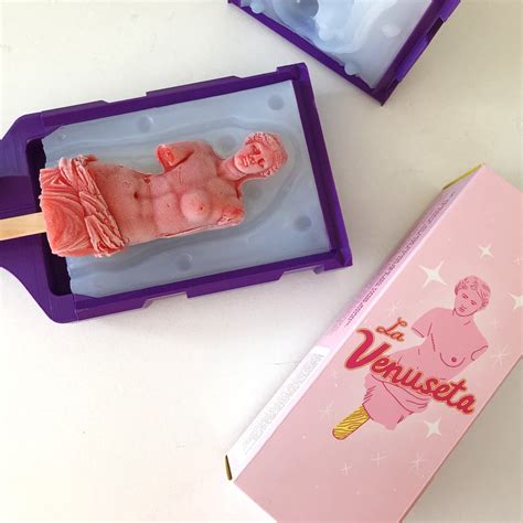 Imagen de un helado La Venuseta con diseño especial y logo que representa un torso femenino