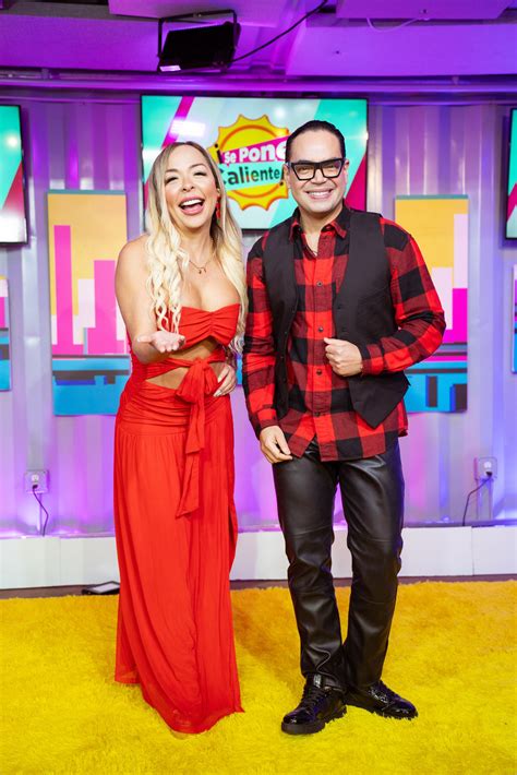 Ana Obarrio junto a una periodista