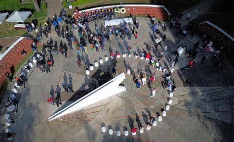 Foto de homenaje o memorial por las víctimas del Sename