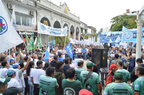 Fotografía de protesta o movilización de trabajadores del Sename
