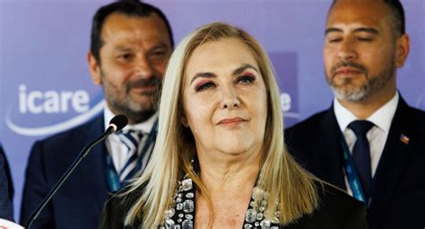 Pamela Jiles votando en la Cámara de Diputados