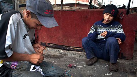 Foto temática o ilustración sobre jóvenes en situación de calle en Chile