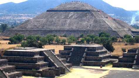 Una de las primeras cosas que hizo la nueva directora Solange Huerta fue ir a uno de los centros más cuestionados, Galvarino, donde murió Lissette. BBC Mundo intentó conversar con la directora, pero no estuvo disponible.
