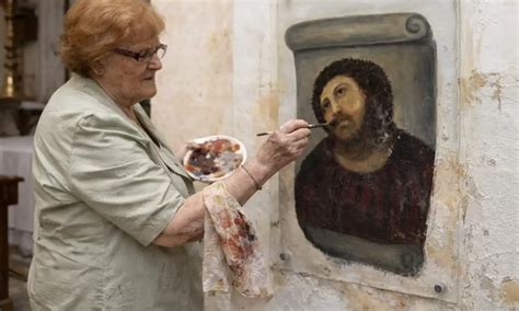 Colección de productos de merchandising del Ecce Homo de Borja