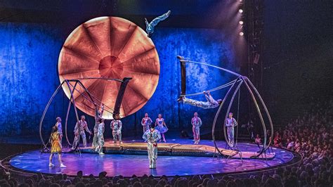 Fotografía o ilustración de Monsieur Chocolat en el escenario del Nouveau Cirque