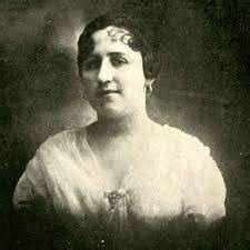 Retrato de la dramaturga Luisa Zanelli López, autora de Omar
