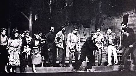 Bélgica Castro en el Teatro Experimental de la Universidad de Chile hacia 1965