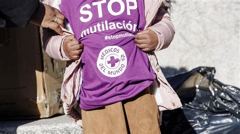 Protesta contra la mutilación genital femenina.