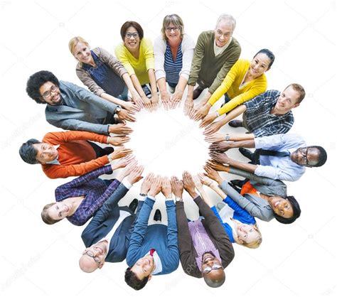 Imagen de un grupo diverso de personas, simbolizando la pluralidad de grupos vulnerables.