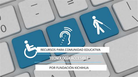 Foto de un estudiante universitario utilizando tecnología de apoyo en un aula accesible