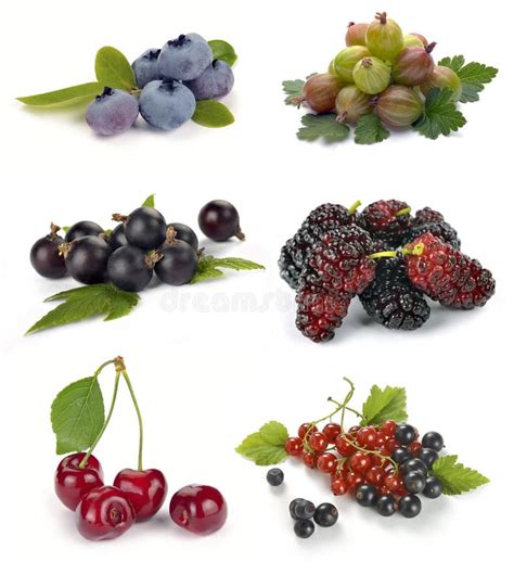 Imagen de un tazón lleno de diversas bayas frescas como arándanos, fresas y frambuesas.