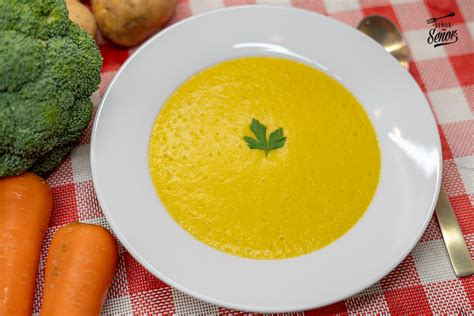 Imagen de un puré de verduras colorido
