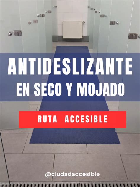 Ejemplo de suelo antideslizante en baño accesible