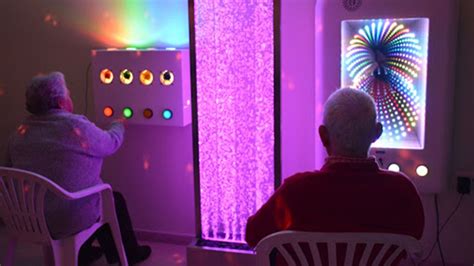 Sala de estimulación multisensorial adaptada para adultos mayores