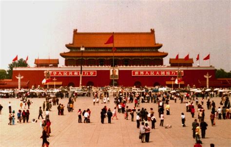 Recreación artística de un joven soldado en la plaza de Tiananmen
