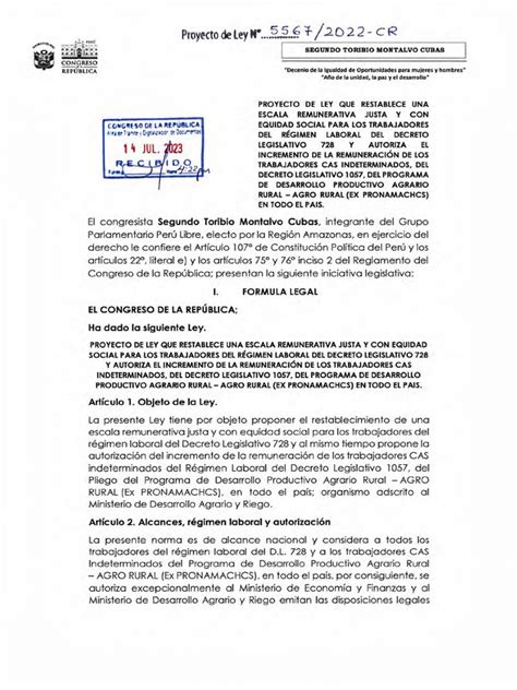 Michelle Bachelet firmando el proyecto de ley para la creación de una AFP estatal